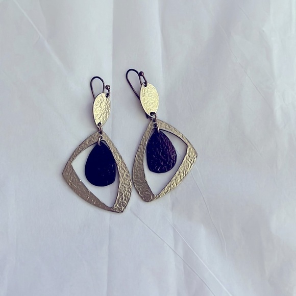 Beautiful Gold & Purple Dangle Earrings! π€©ποΈπ - Picture 2 of 6
